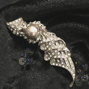 VINTAGE RHINESTONE SILVER PIN